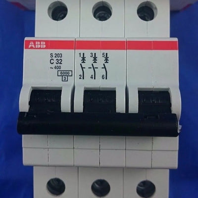 ABB 2CDS253001R0324